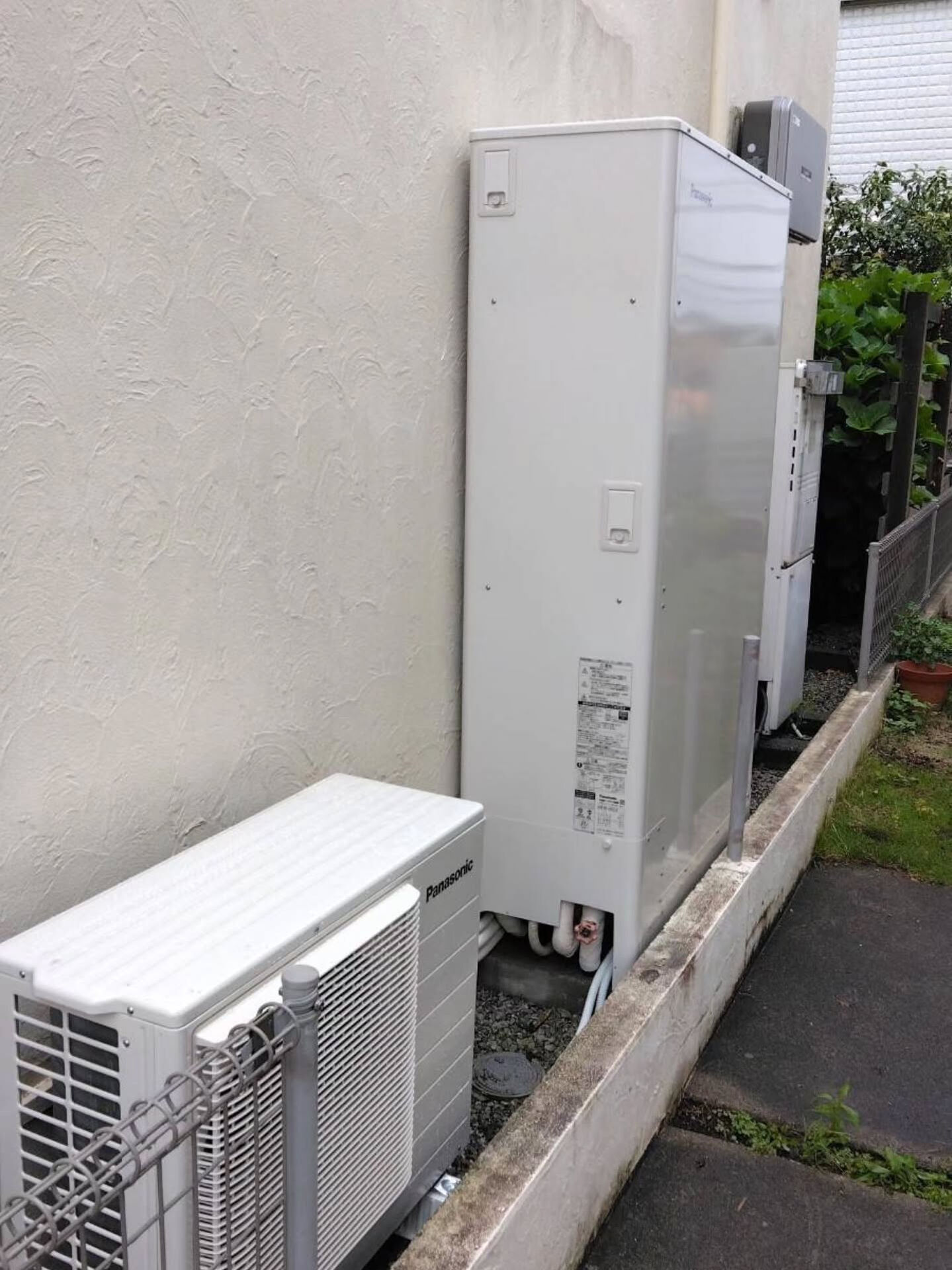 本日、埼玉県にてエコキュート交換工事を行いました