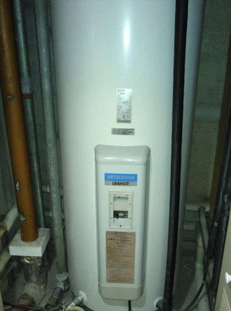神奈川県内のマンションにて電気温水器の交換工事をおこないまし