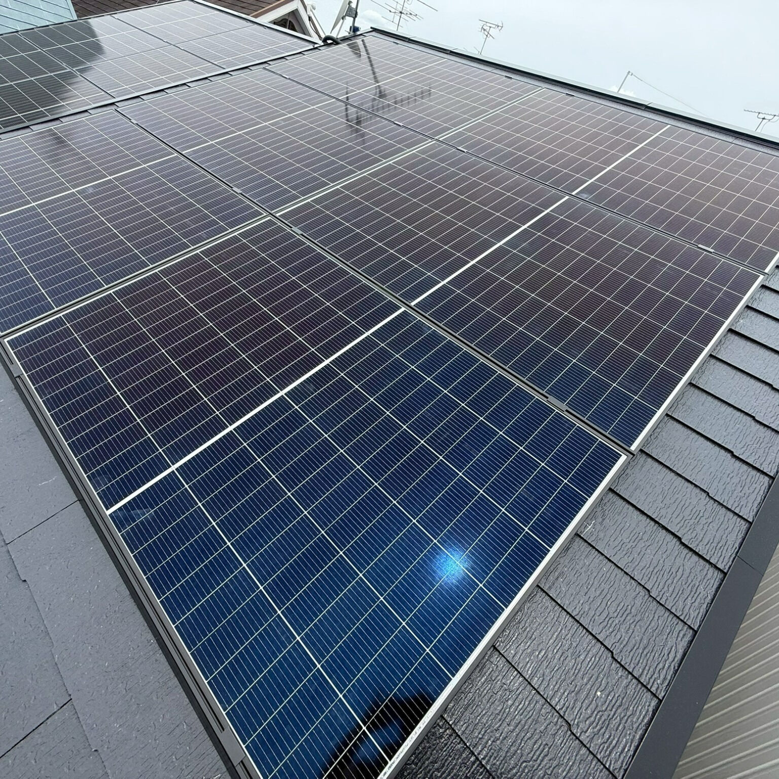 大阪府内にて太陽光発電システムの工事をおこないました