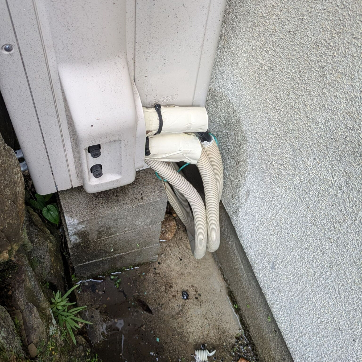 京都府にてエコキュート配管の水漏れ補修工事をおこないました